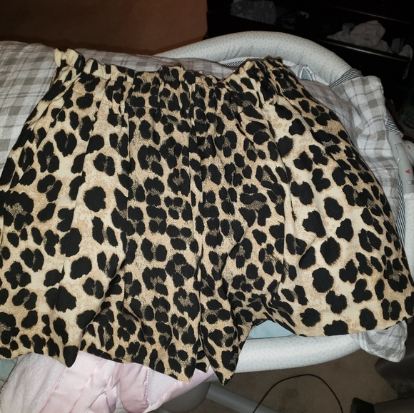 Animal print shorts - Picture 2 of 3